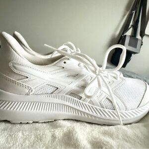 Asics Jolt 4 blancas.